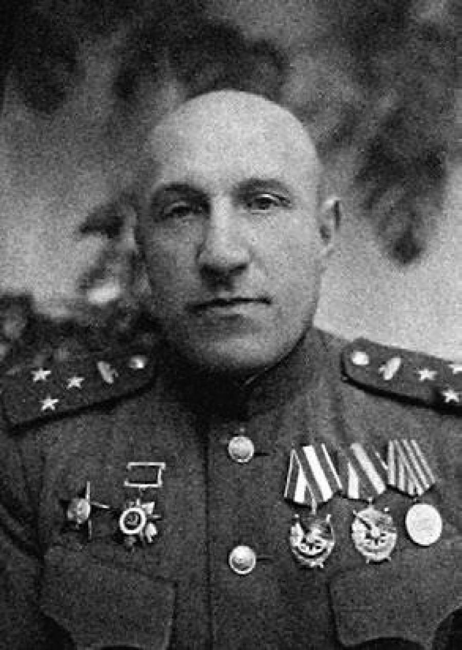 Д г павлов командующий западным фронтом. Генерал Павлов.