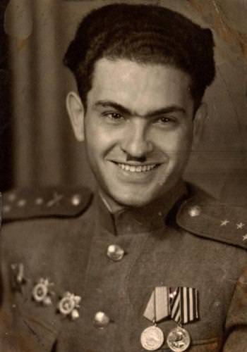 Типограф Леон Маркович